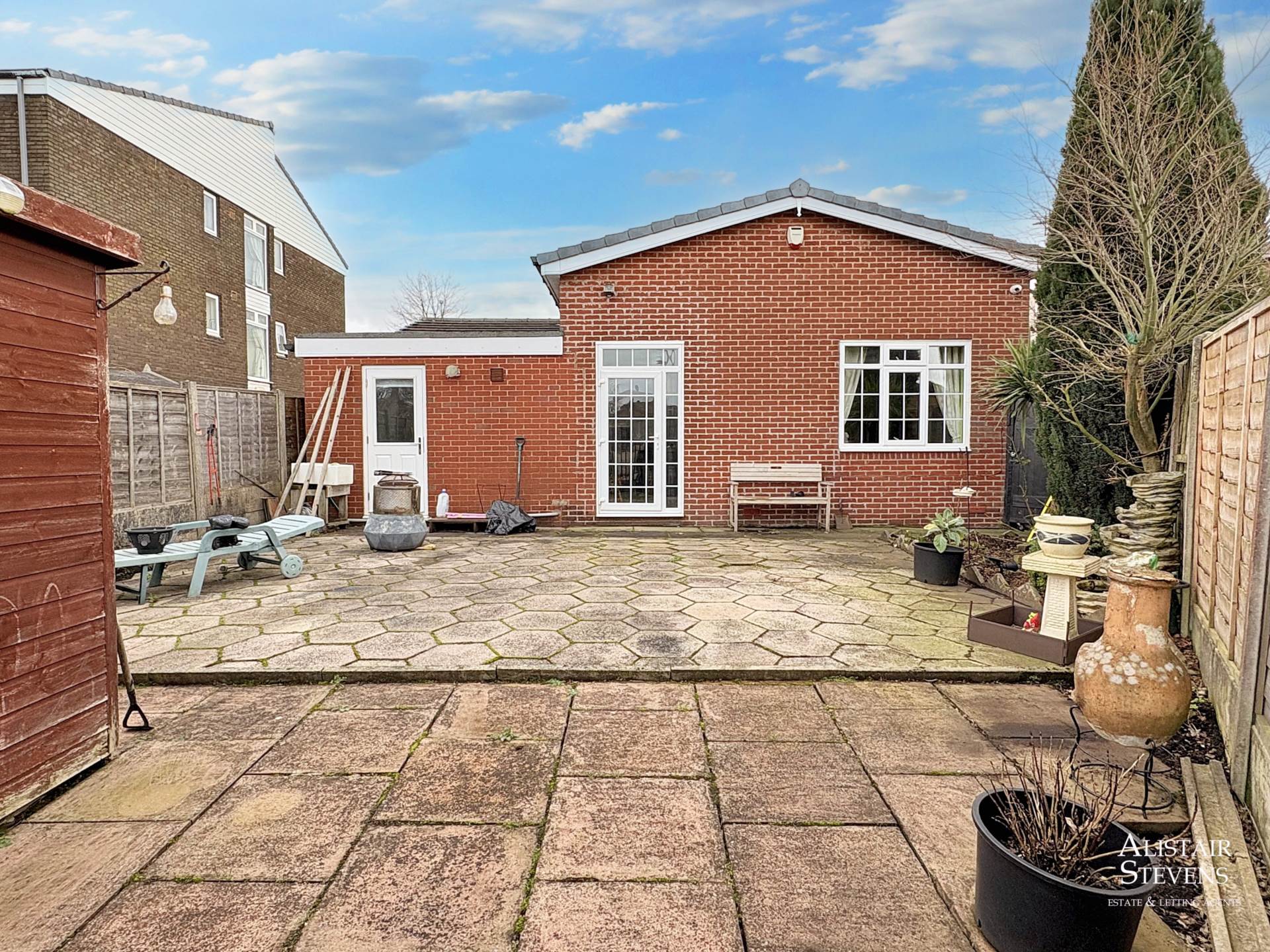 Oldham Road, Royton, Image 16