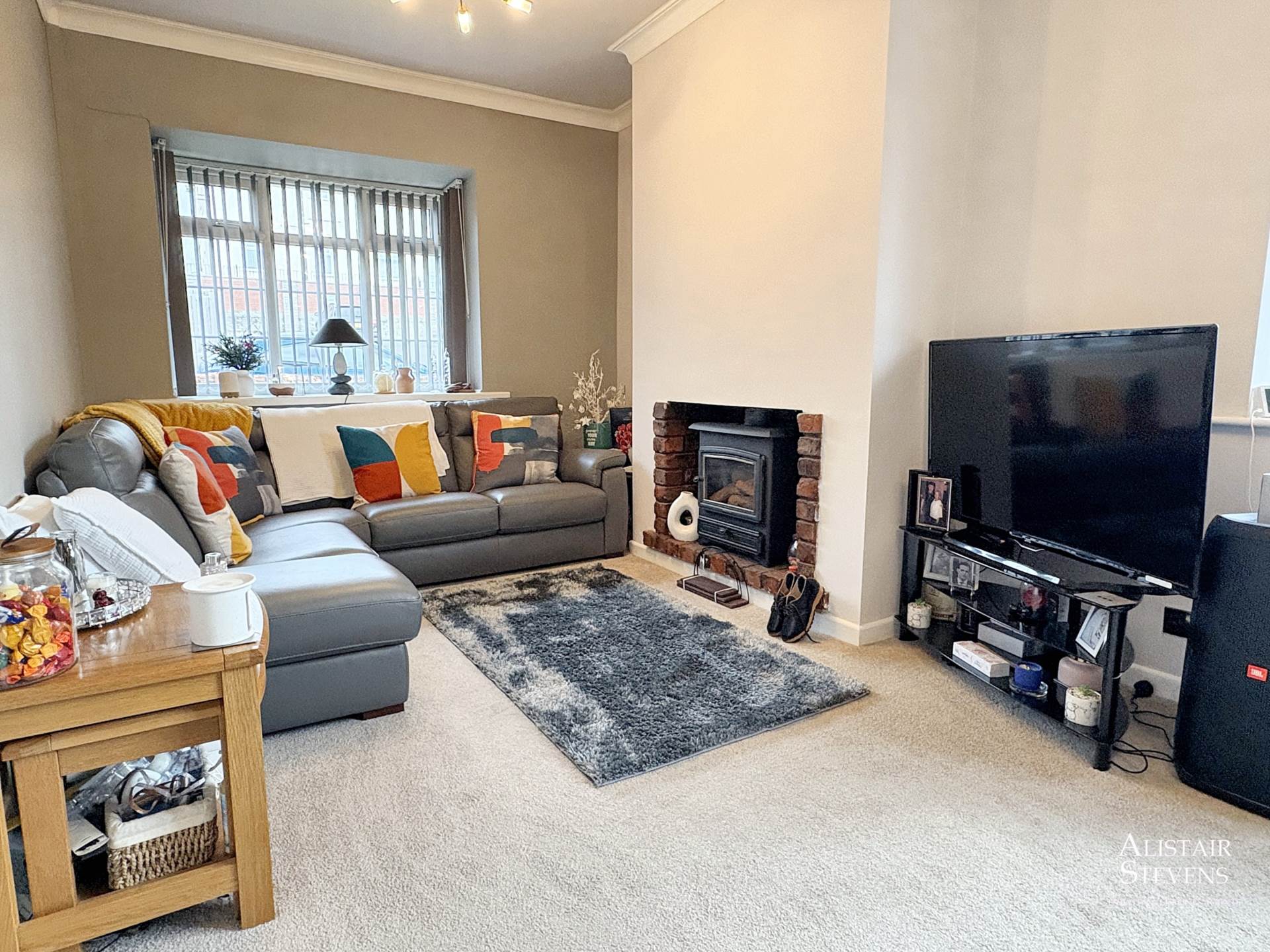 Oldham Road, Royton, Image 2