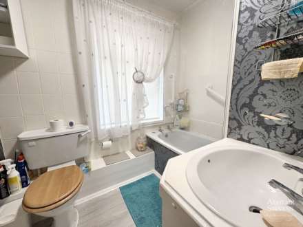 Highbarn Street, Royton, Image 14