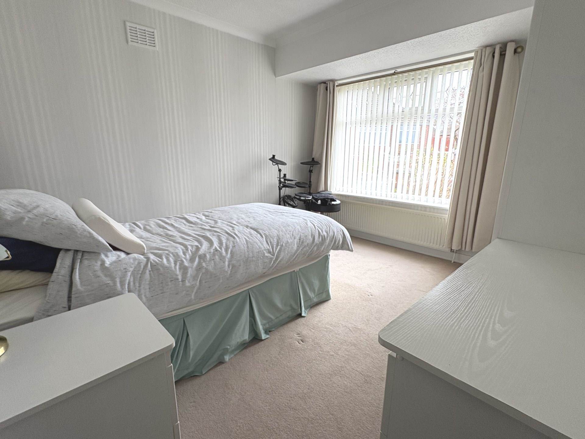 Regent Crescent, Royton, Image 9