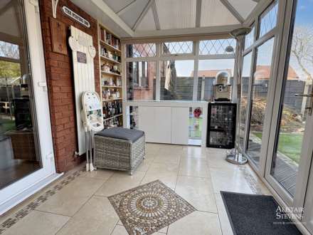 Holme Crescent, Oldham, Image 10