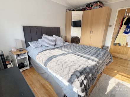 Holme Crescent, Oldham, Image 15