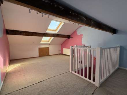 Oak Street, Shaw, Image 13