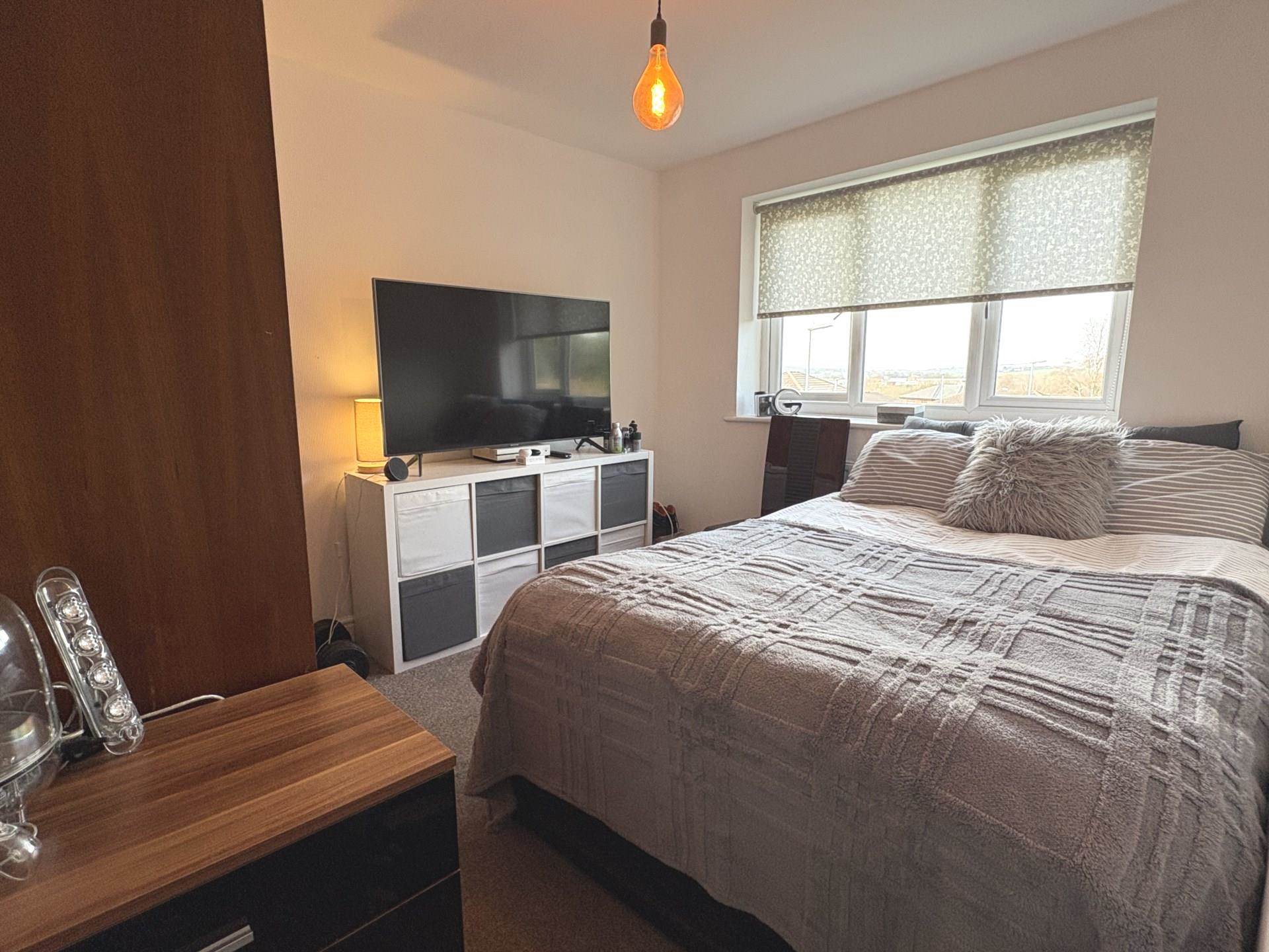 Sandown Close, Oldham, Image 11