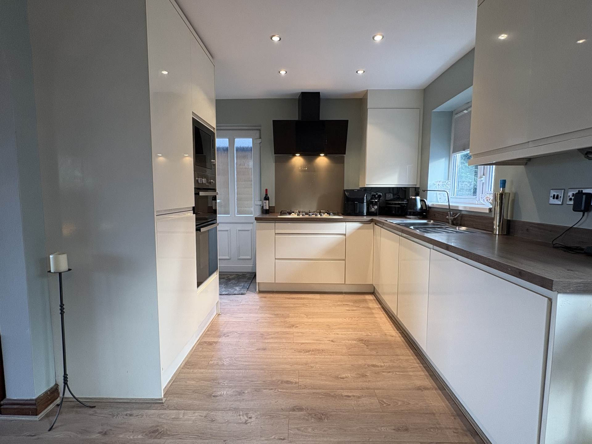 Sandown Close, Oldham, Image 3