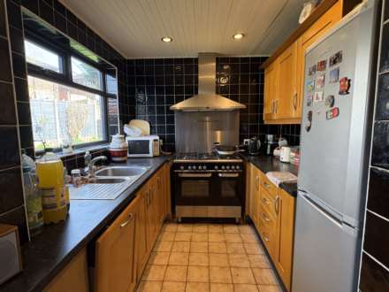 Beechwood Drive, Royton, Image 3