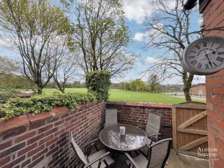 Blackshaw Lane, Royton, Image 14