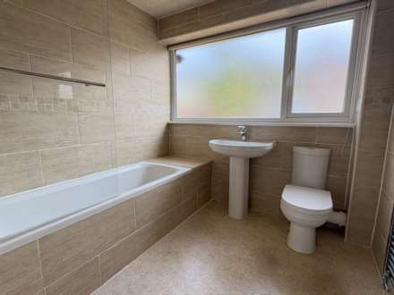 The Sycamores, Lees, Image 10