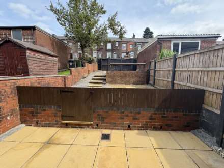 The Sycamores, Lees, Image 12