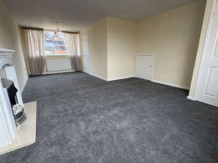 The Sycamores, Lees, Image 2