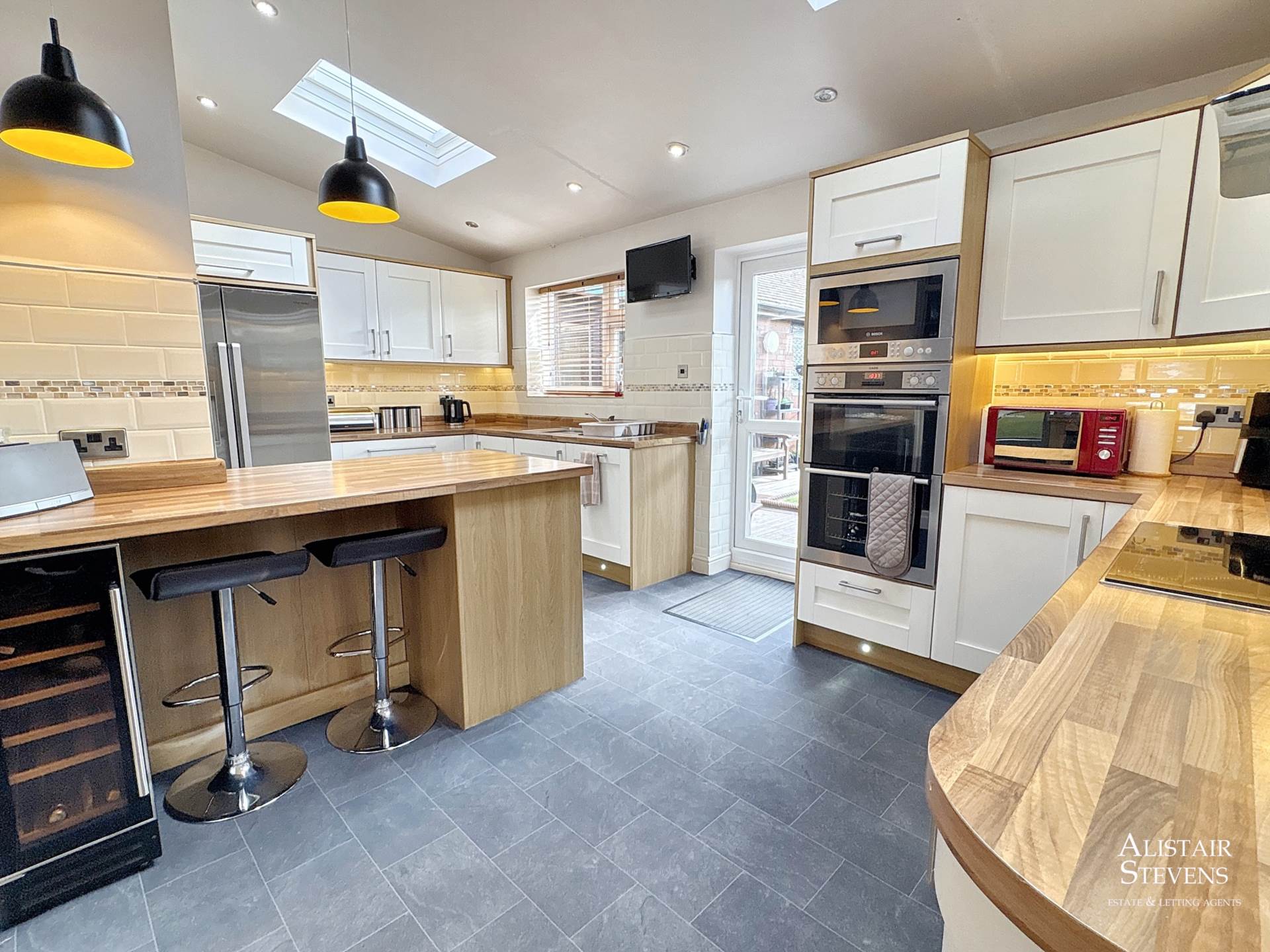 Ripponden Road, Oldham, Image 11