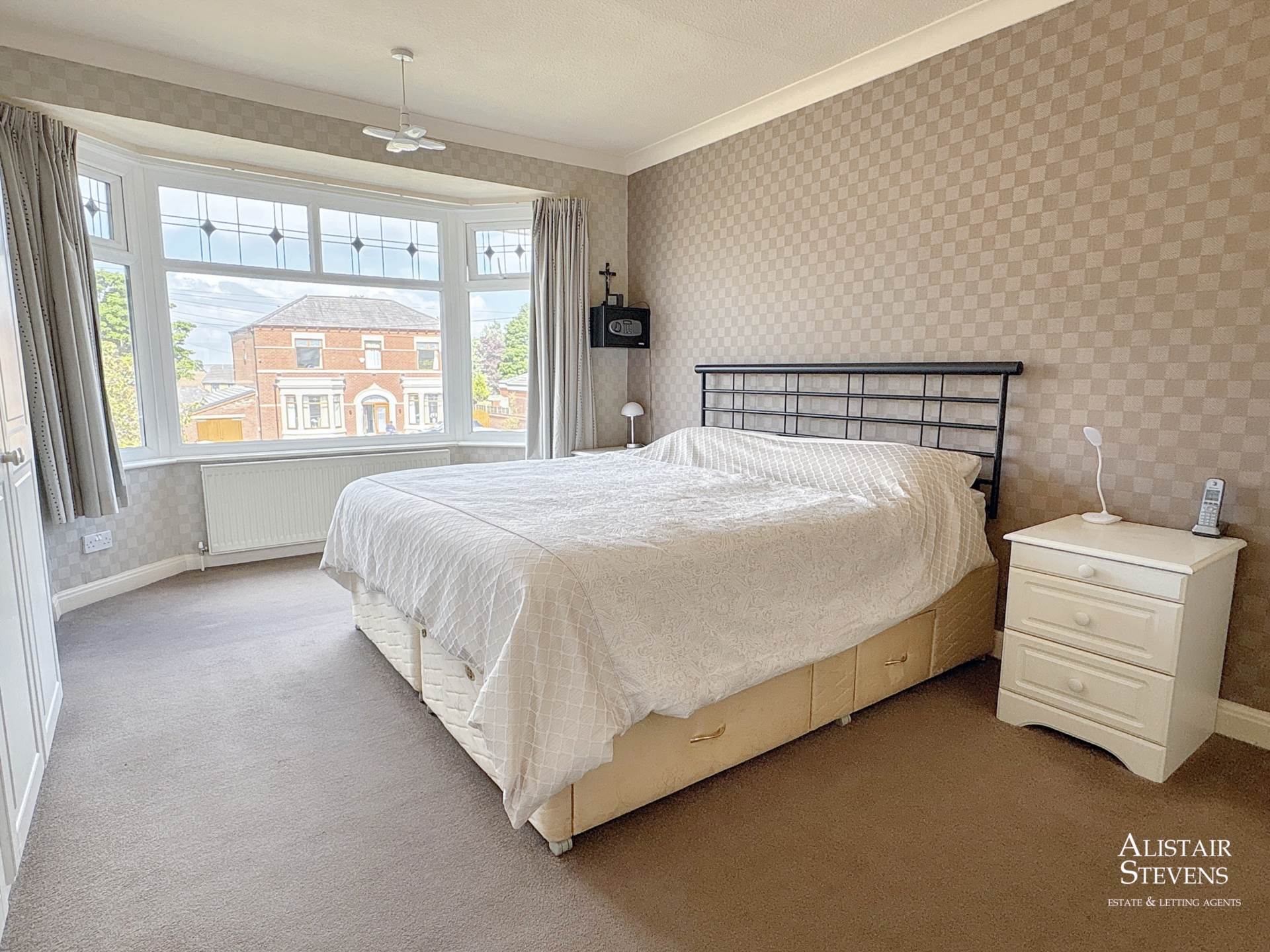 Ripponden Road, Oldham, Image 13