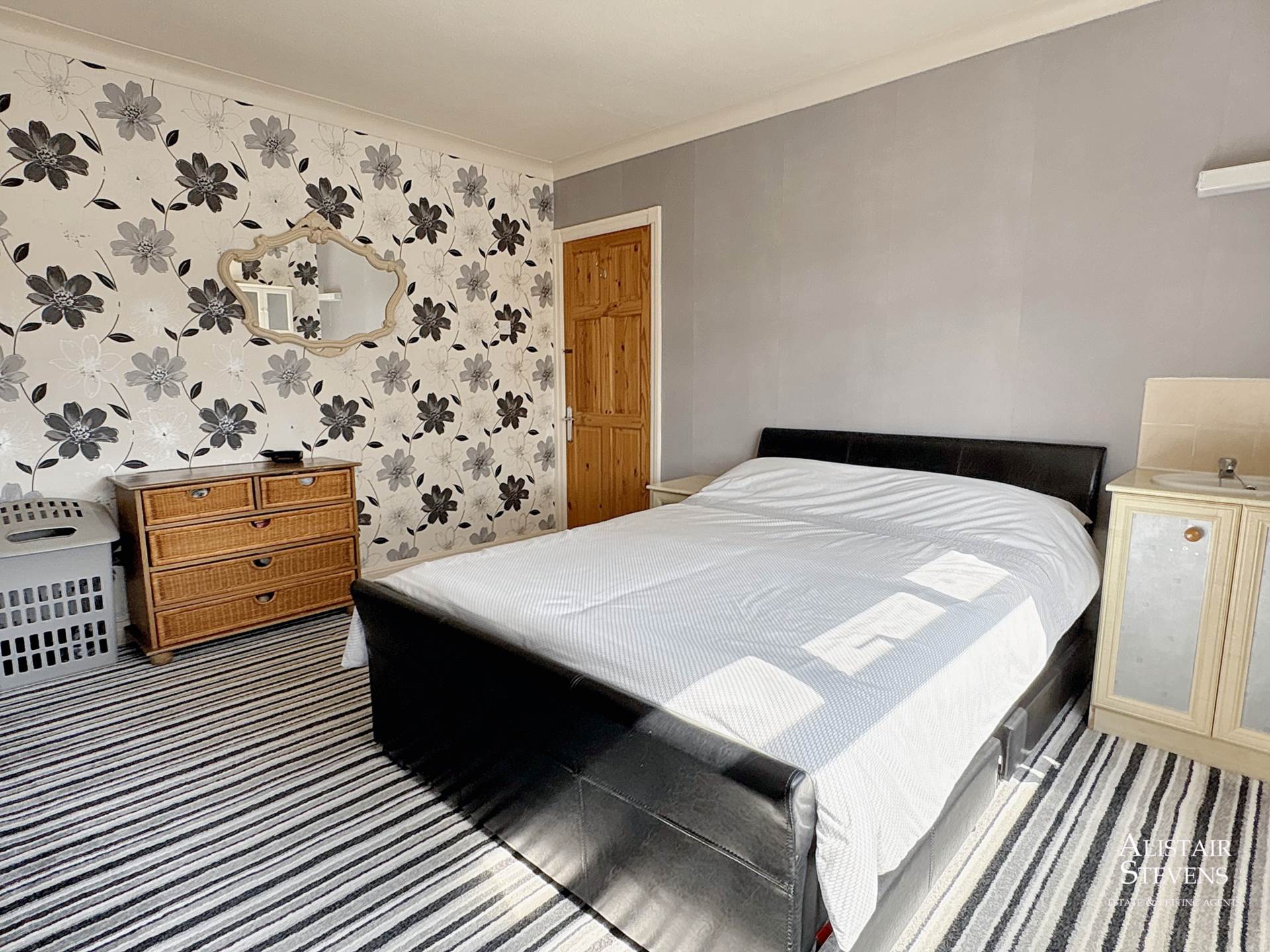 Ripponden Road, Oldham, Image 16