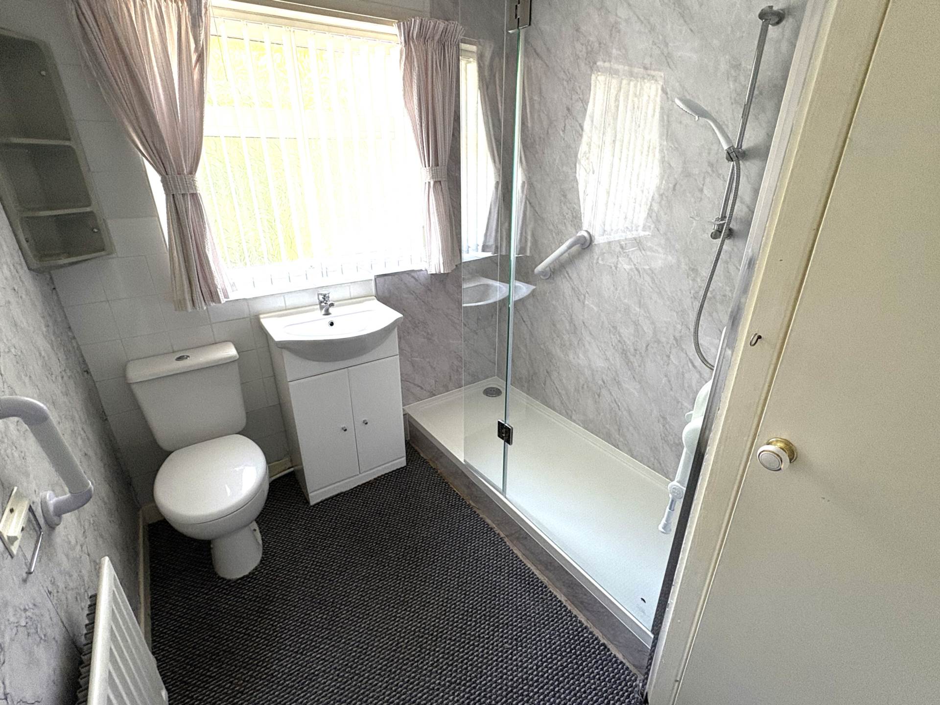 Harewood Drive, Royton, Image 4