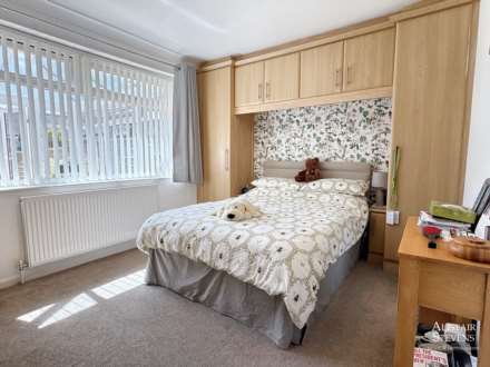 Highlands Road, High Crompton, Image 10