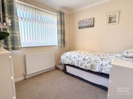 Highlands Road, High Crompton, Image 12