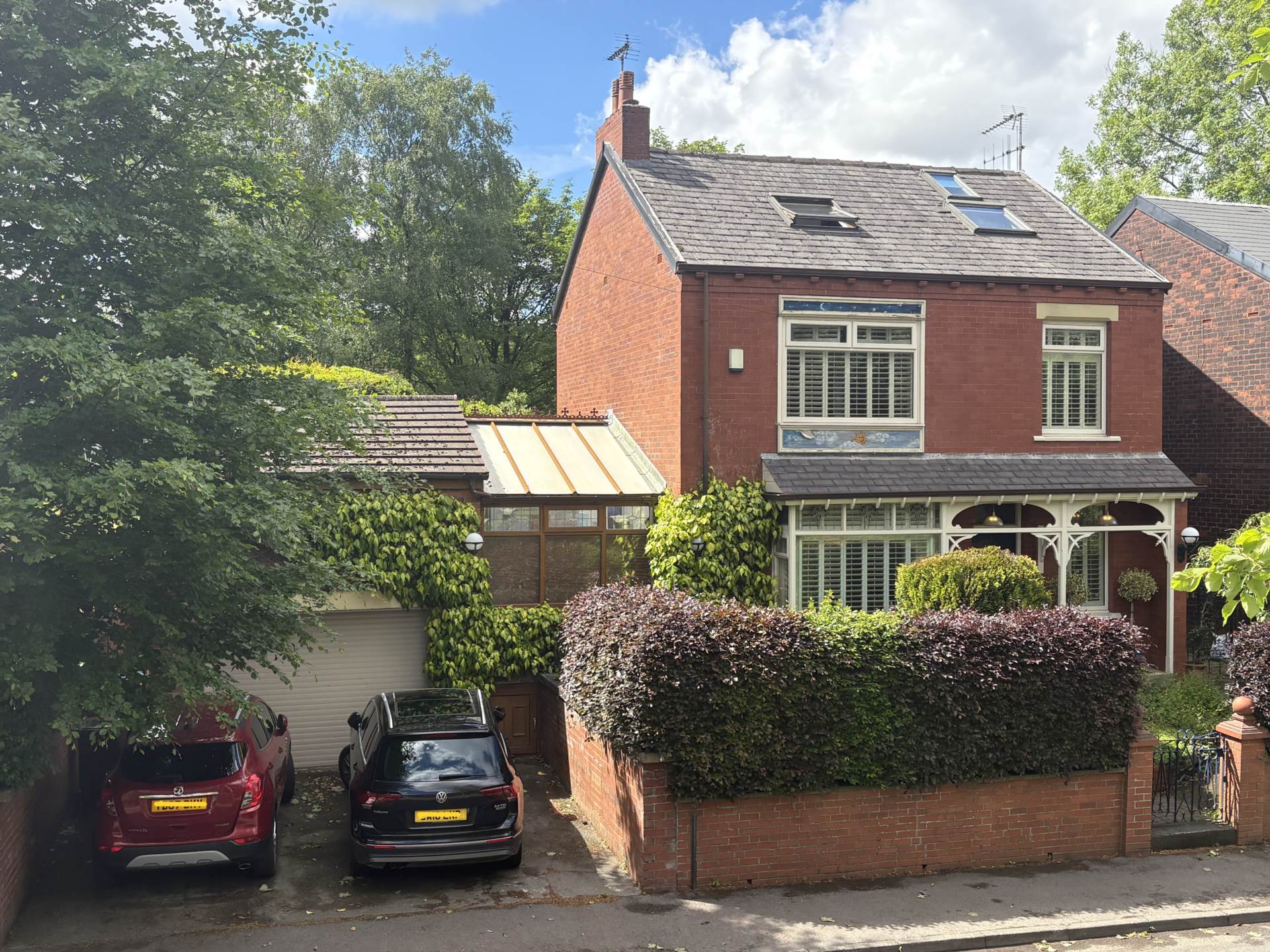 Dogford Road, Royton, Image 27