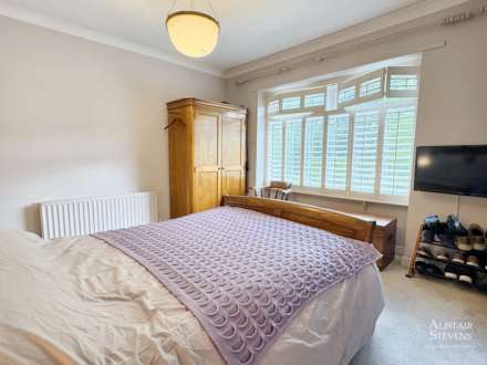 Dogford Road, Royton, Image 16