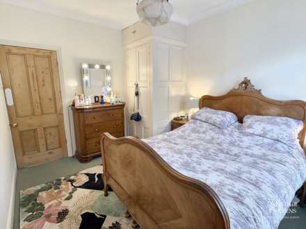 Dogford Road, Royton, Image 18