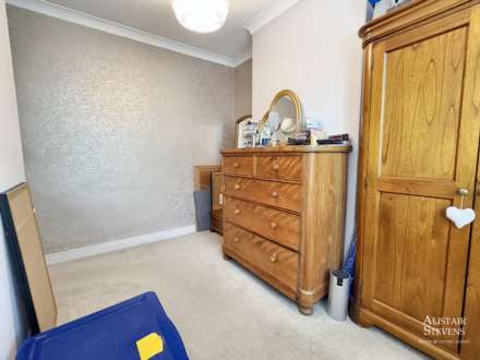 Dogford Road, Royton, Image 20