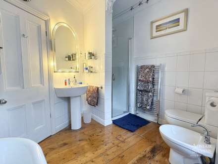 Dogford Road, Royton, Image 23