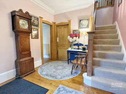 Dogford Road, Royton, Image 4