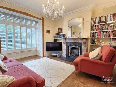 Dogford Road, Royton, Image 5