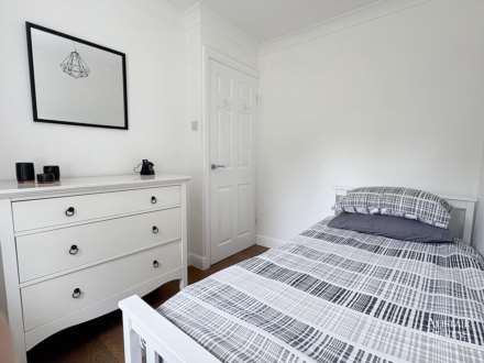 Highfield Drive, Royton, Oldham, Image 19