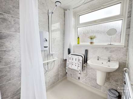 Bromley Avenue, Royton, Image 11