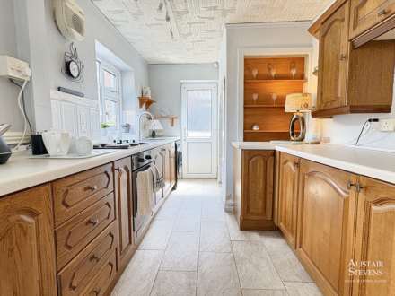 Bromley Avenue, Royton, Image 4