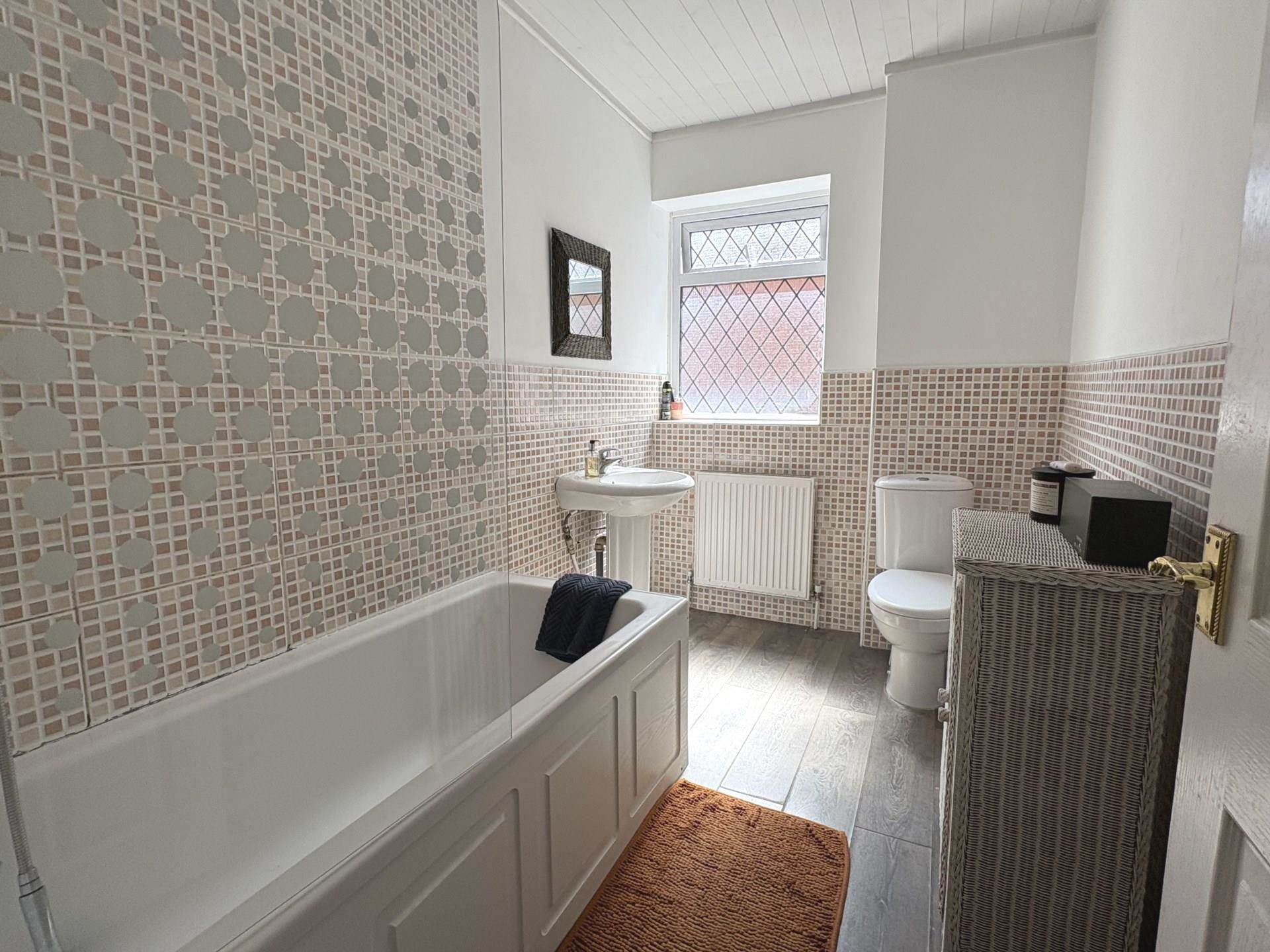 Rochdale Road, Royton, Image 17