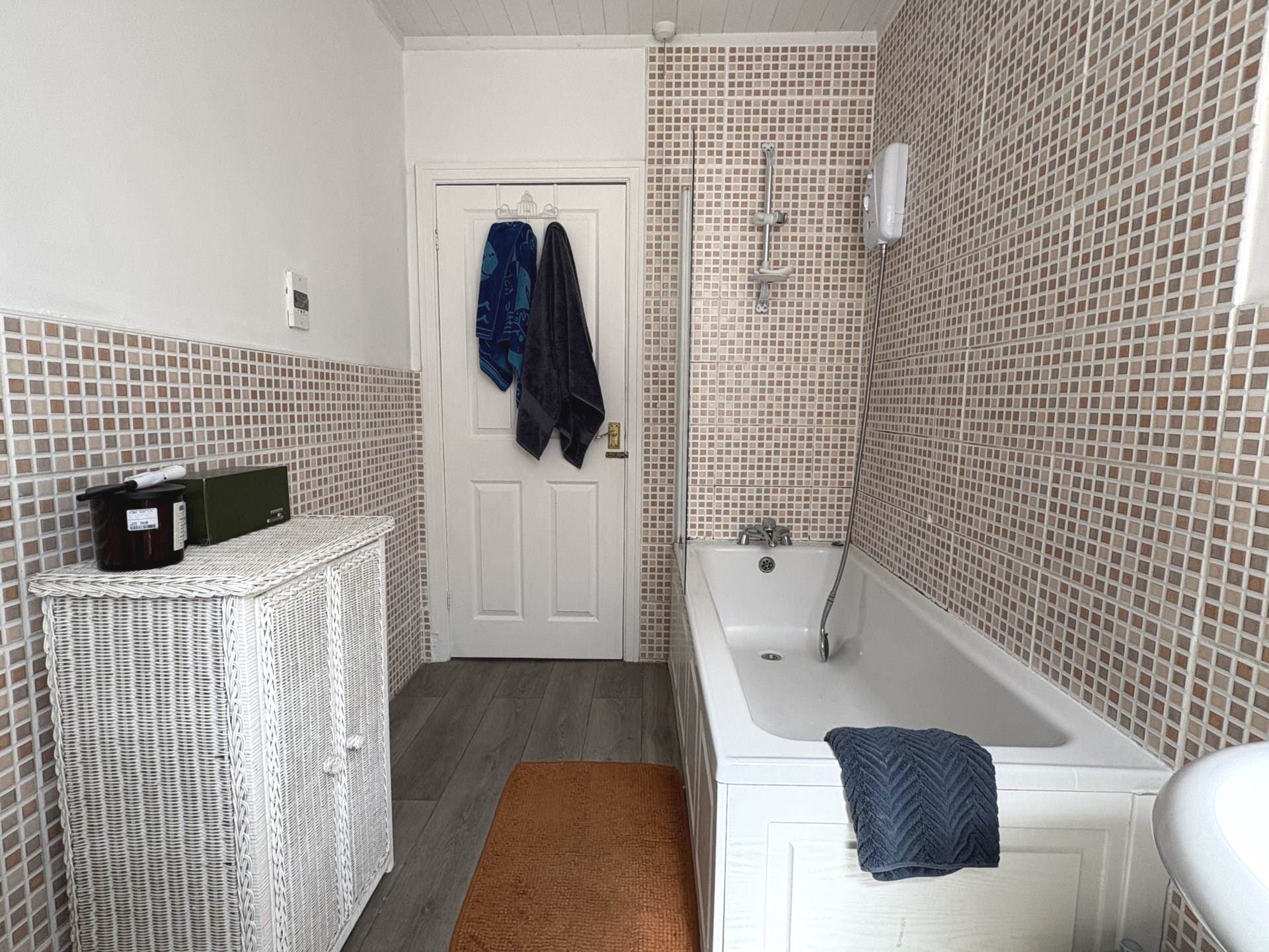 Rochdale Road, Royton, Image 18