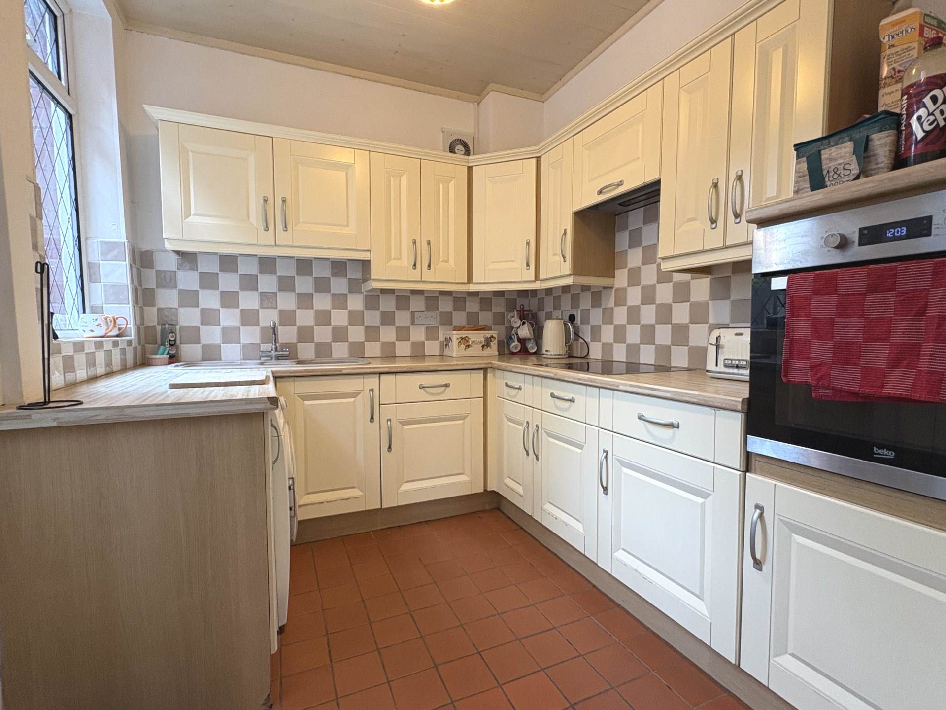 Rochdale Road, Royton, Image 7