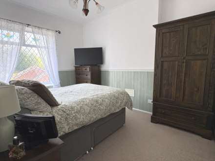 Rochdale Road, Royton, Image 10