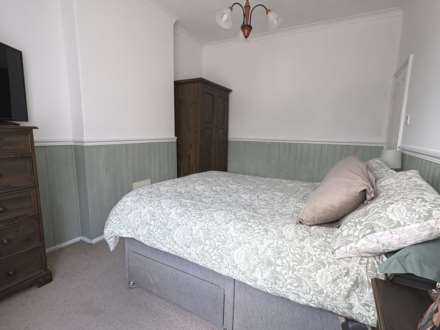 Rochdale Road, Royton, Image 11