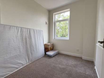 Rochdale Road, Royton, Image 14