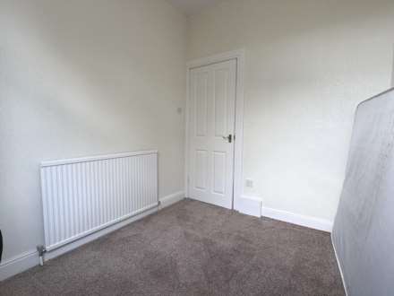 Rochdale Road, Royton, Image 15