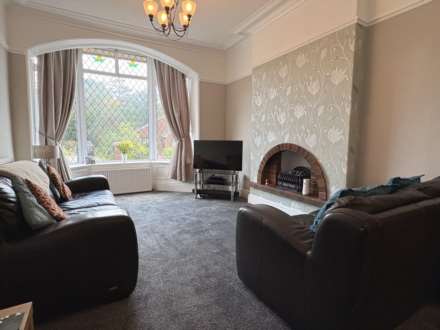 Rochdale Road, Royton, Image 2