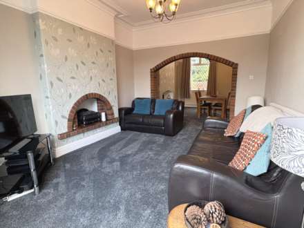 Rochdale Road, Royton, Image 5