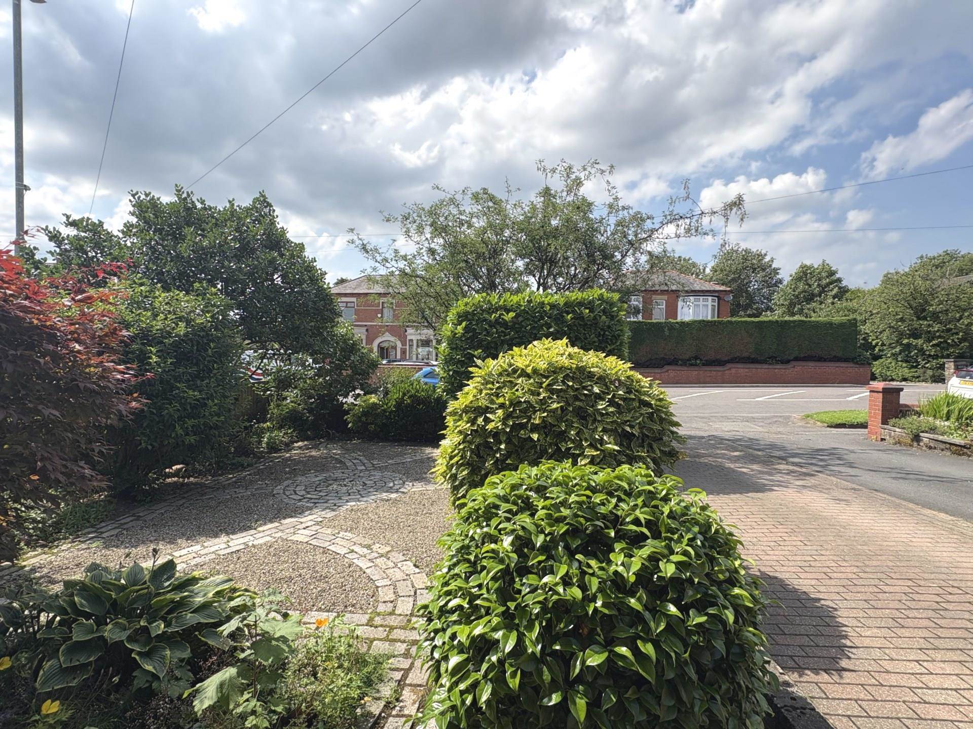 Ripponden Road, Oldham, Image 23