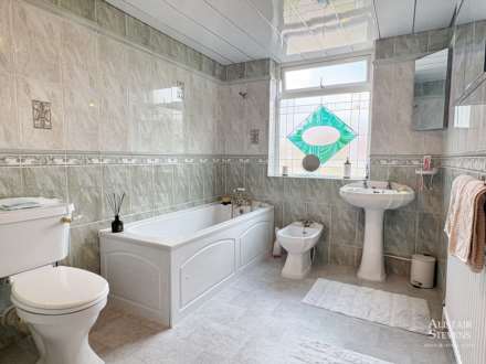 Ripponden Road, Oldham, Image 13