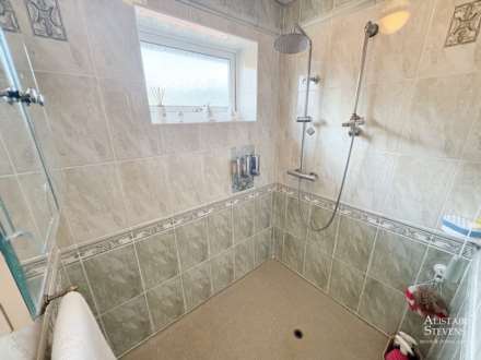 Ripponden Road, Oldham, Image 15