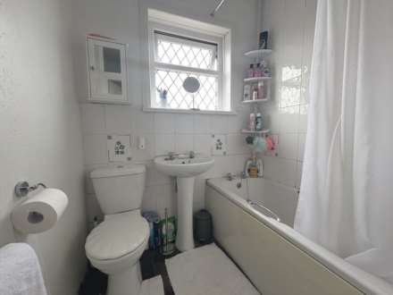 Shaw Road, Royton, Image 9