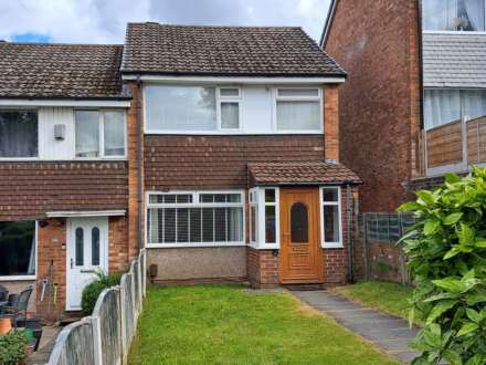 3 Bedroom Town House, Torwood Road, Chadderton