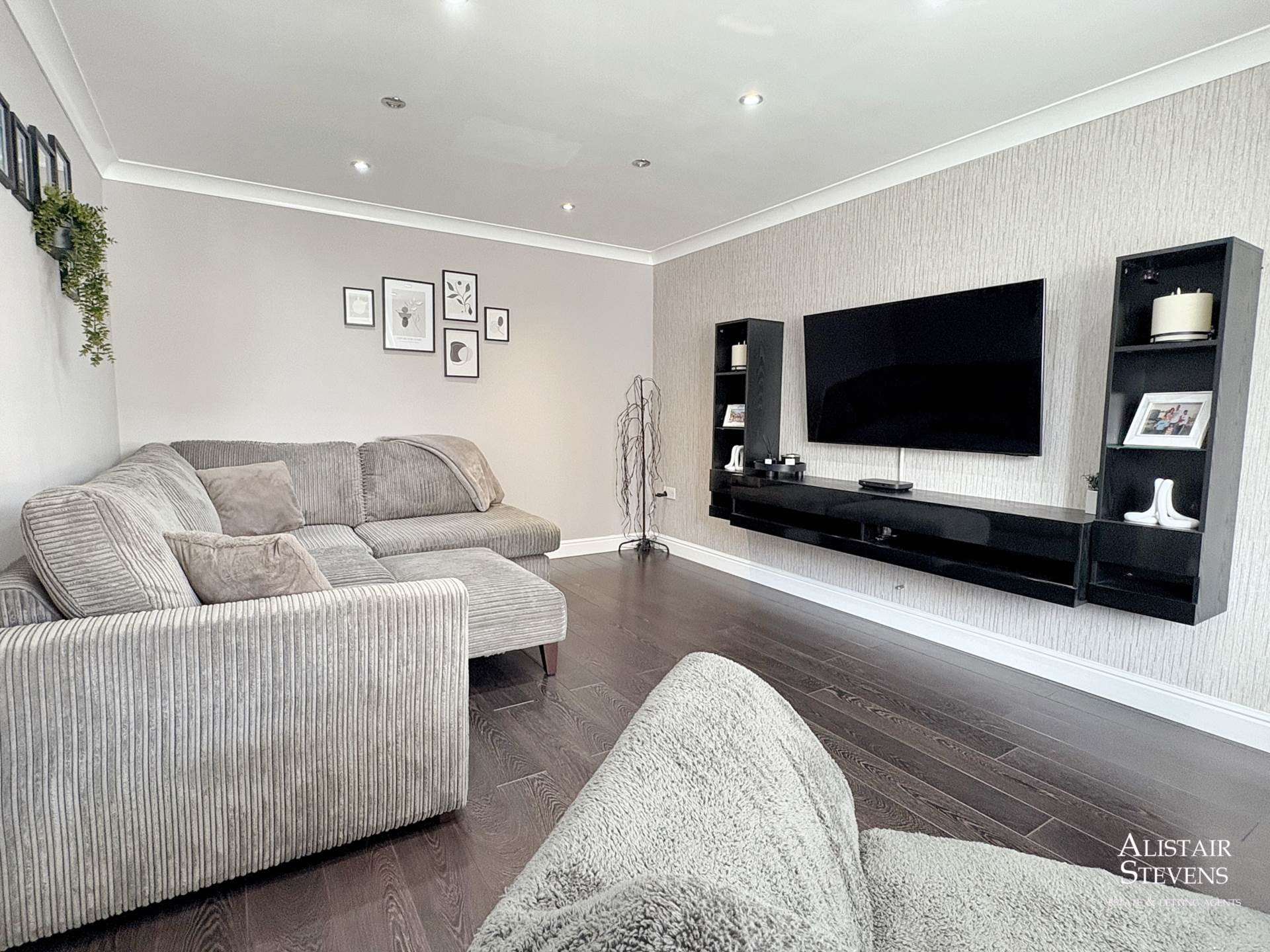 The Fairways, Royton, Image 6
