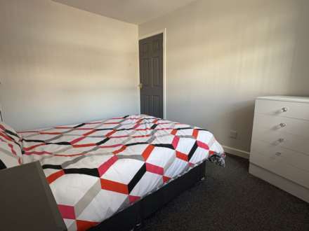 Alandale, Royton, Image 10