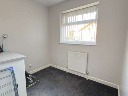 Alandale, Royton, Image 11