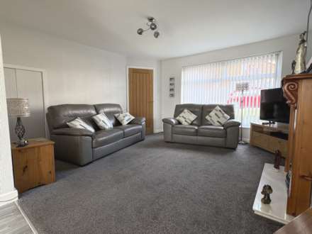 Alandale, Royton, Image 4