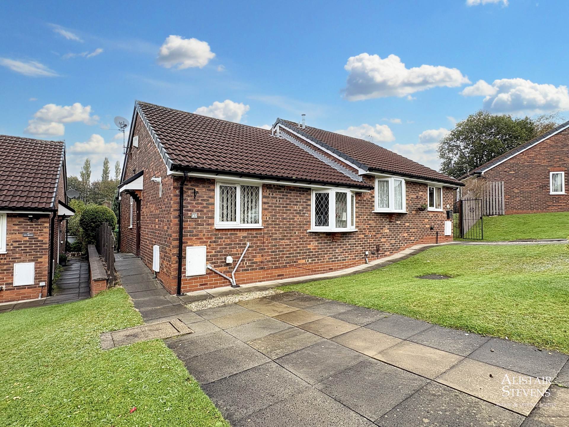 Haggate Crescent, Royton, Image 1