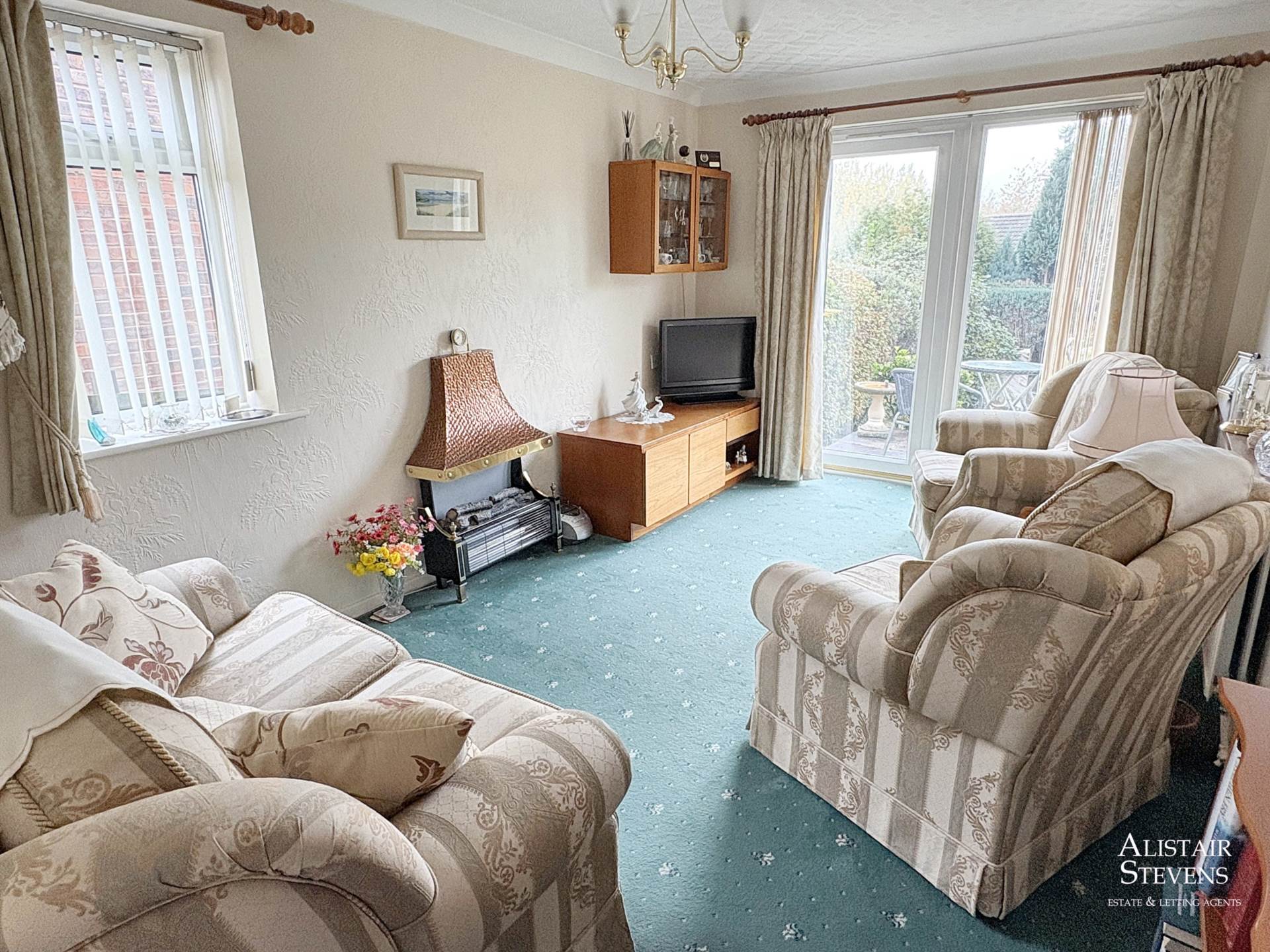 Haggate Crescent, Royton, Image 2